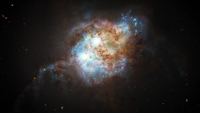 Newswise: Hubble Unexpectedly Finds Double Quasar in Distant Universe