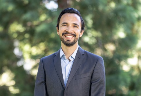 Newswise: Angel Garcia-Esparza wins 2023 Spicer Young Investigator Award for studying catalysts in action
